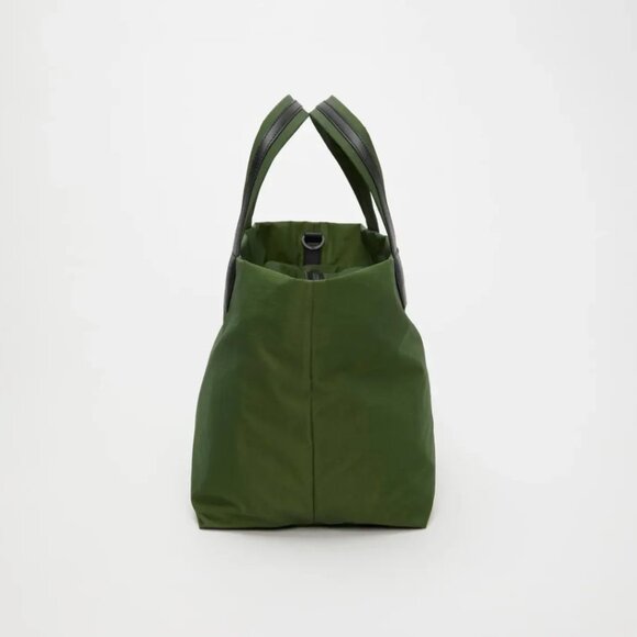 Medium Tote Bag in Olive - VEE Collective - Picture 4 of 10
